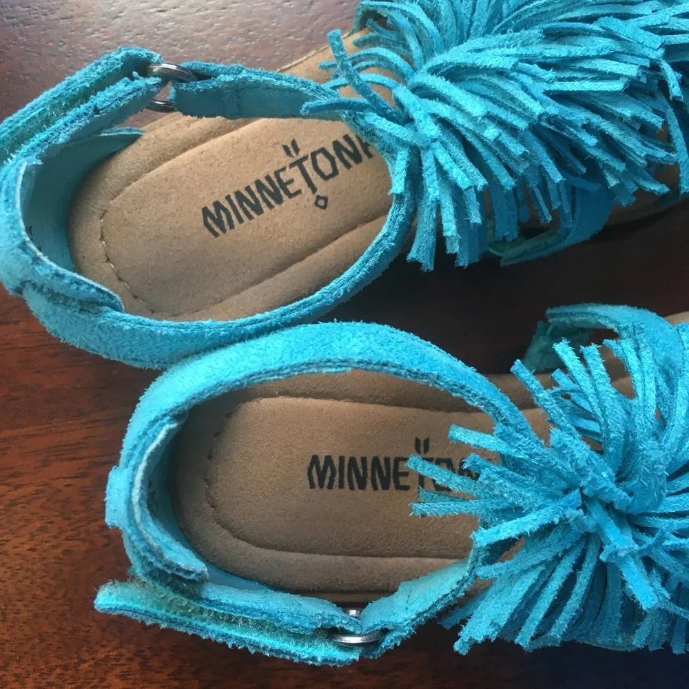 Minnetonka pompom fringe sandals 10
